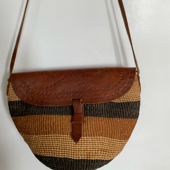 Stripe Boho Crossbody Bag - Picture 3 of 3